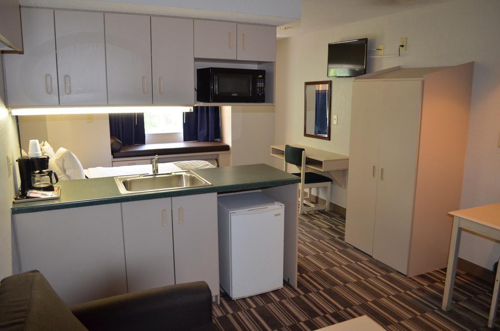 Stay Express Inn And Suites Atlanta Union City Bagian luar foto