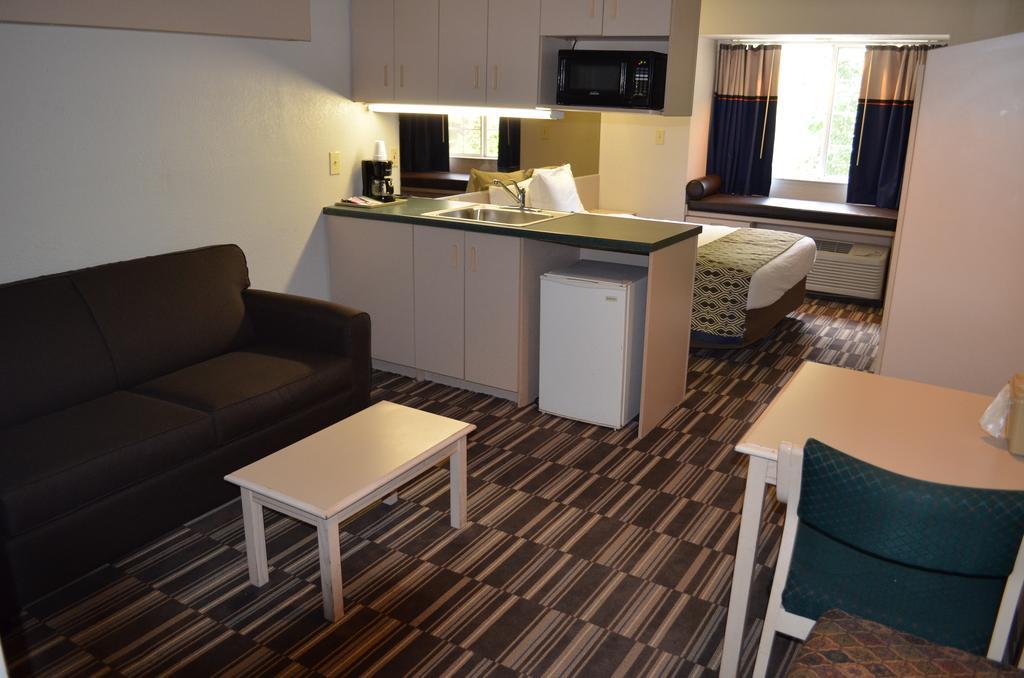 Stay Express Inn And Suites Atlanta Union City Bagian luar foto