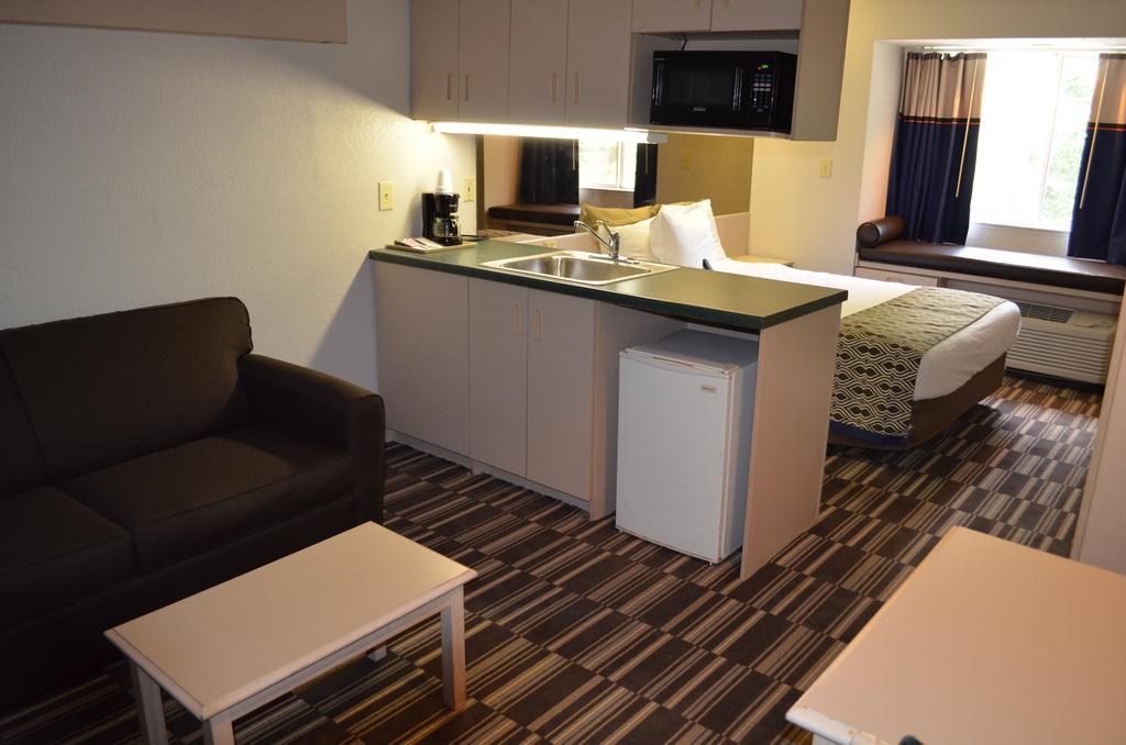 Stay Express Inn And Suites Atlanta Union City Bagian luar foto