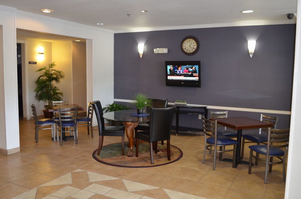 Stay Express Inn And Suites Atlanta Union City Bagian luar foto